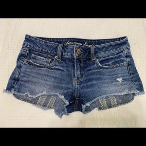 American eagle distressed denim shorts SIZE 0